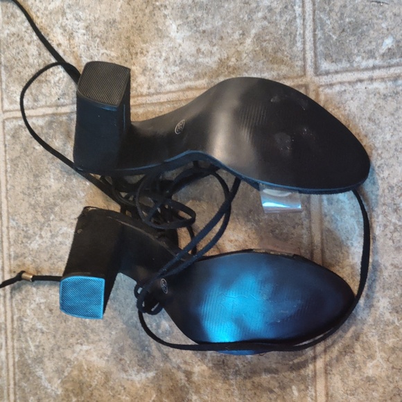 Sandals - Picture 4 of 5